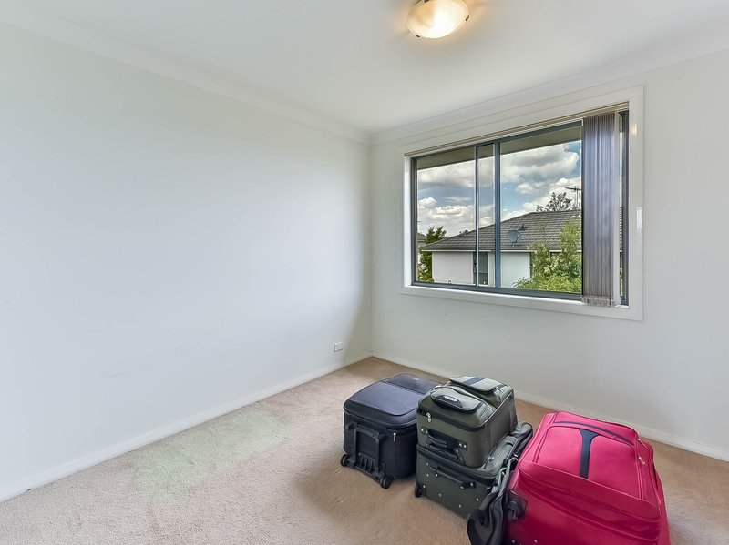 Photo - 40 Sovereign Circuit, Glenfield NSW 2167 - Image 6