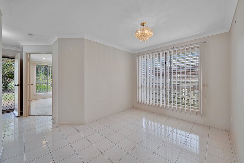 Photo - 40 St Lucia Crescent, Avoca QLD 4670 - Image 12