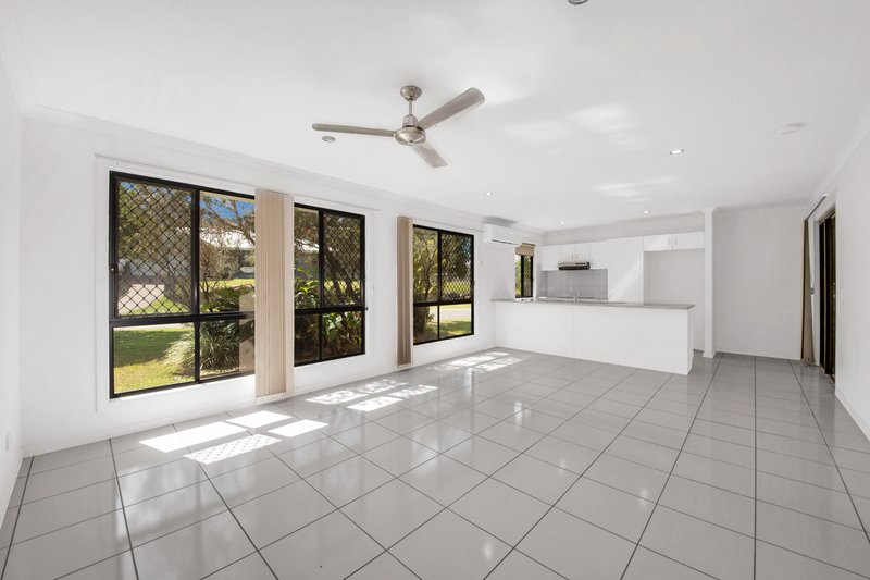 Photo - 40 Stoneybrook Drive, Glen Eden QLD 4680 - Image 4