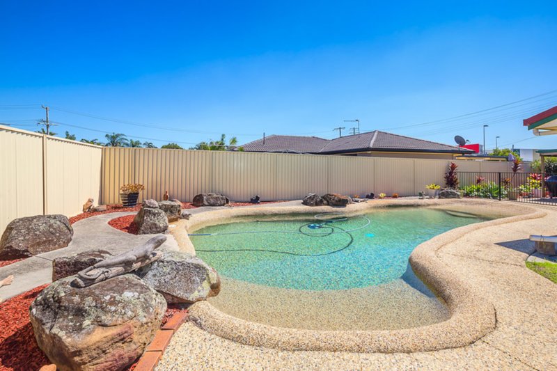 Photo - 40 Sunderland Drive, Banksia Beach QLD 4507 - Image 6