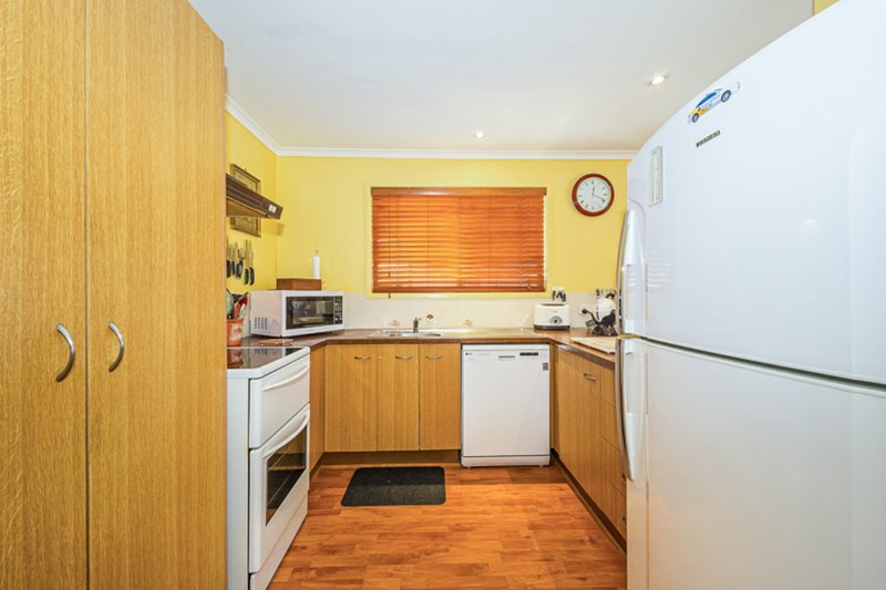 Photo - 40 Sunderland Drive, Banksia Beach QLD 4507 - Image 9