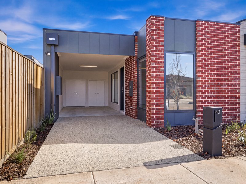 Photo - 40 Sunlight Circuit, Lara VIC 3212 - Image 1