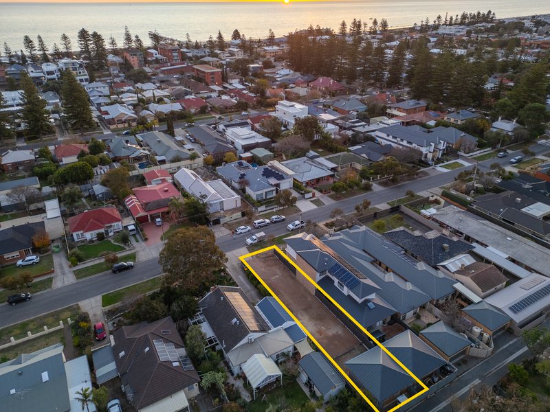 Photo - 40 Swan Street, Grange SA 5022 - Image 5