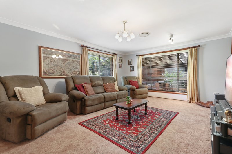 Photo - 40 Tallawong Crescent, Dapto NSW 2530 - Image 2