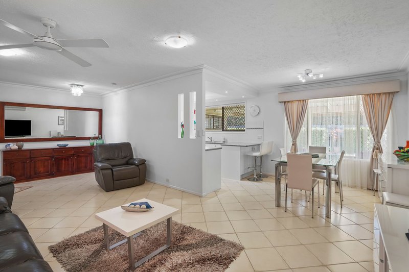 Photo - 40 Thrush Avenue, Paradise Point QLD 4216 - Image 4