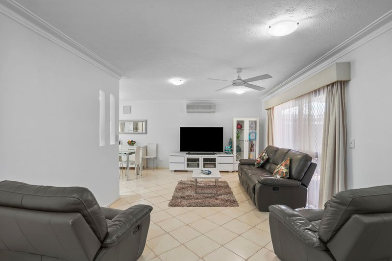 Photo - 40 Thrush Avenue, Paradise Point QLD 4216 - Image 5