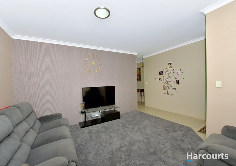 Photo - 40 Tranquility Way, Halls Head WA 6210 - Image 5