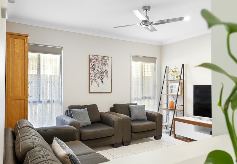 Photo - 40 Turquoise Place, Caloundra West QLD 4551 - Image 7