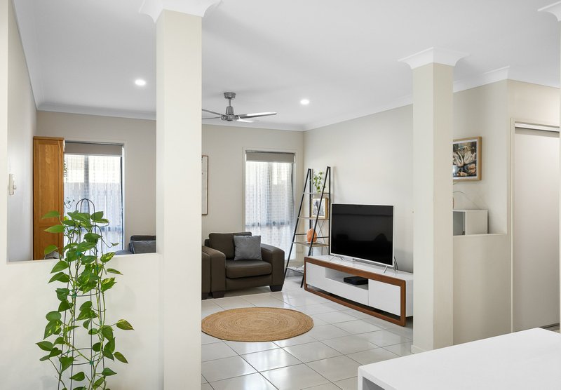 Photo - 40 Turquoise Place, Caloundra West QLD 4551 - Image 8