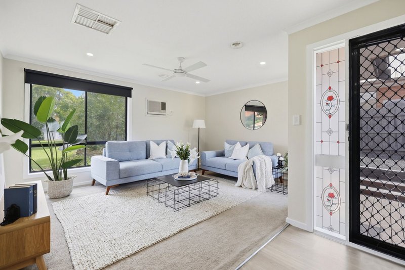 Photo - 40 Underbank Boulevard, Bacchus Marsh VIC 3340 - Image 5