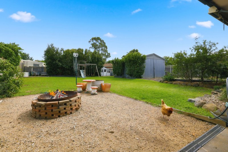Photo - 40 Underbank Boulevard, Bacchus Marsh VIC 3340 - Image 12