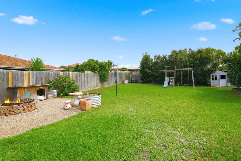 Photo - 40 Underbank Boulevard, Bacchus Marsh VIC 3340 - Image 15
