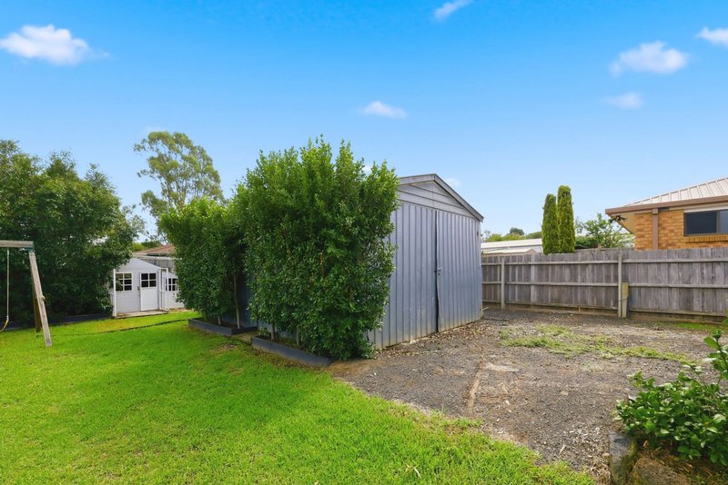 Photo - 40 Underbank Boulevard, Bacchus Marsh VIC 3340 - Image 16