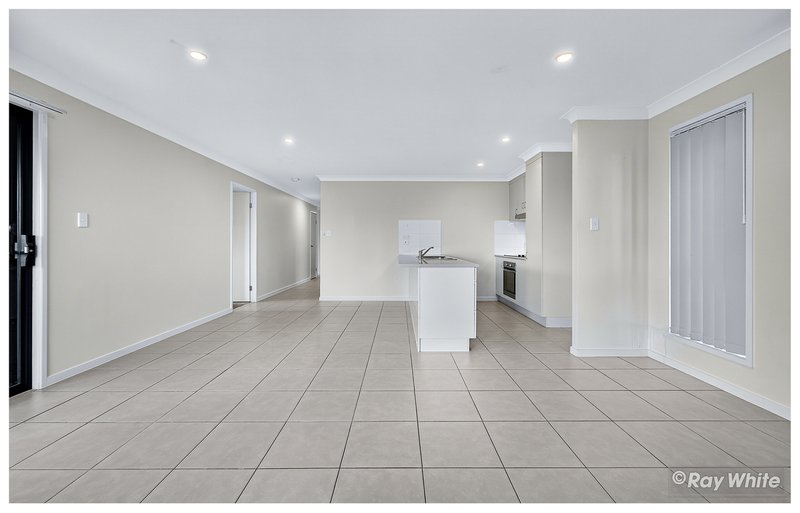 Photo - 40 Varsity Crescent, Norman Gardens QLD 4701 - Image 8