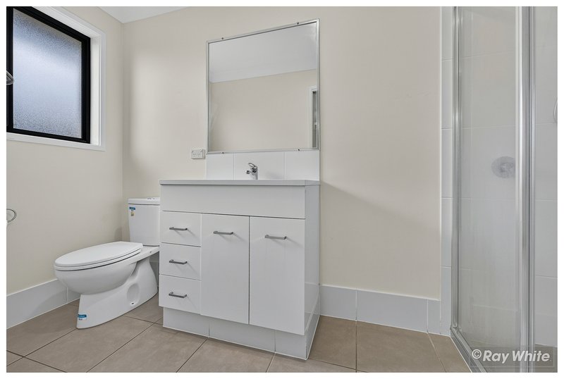 Photo - 40 Varsity Crescent, Norman Gardens QLD 4701 - Image 12