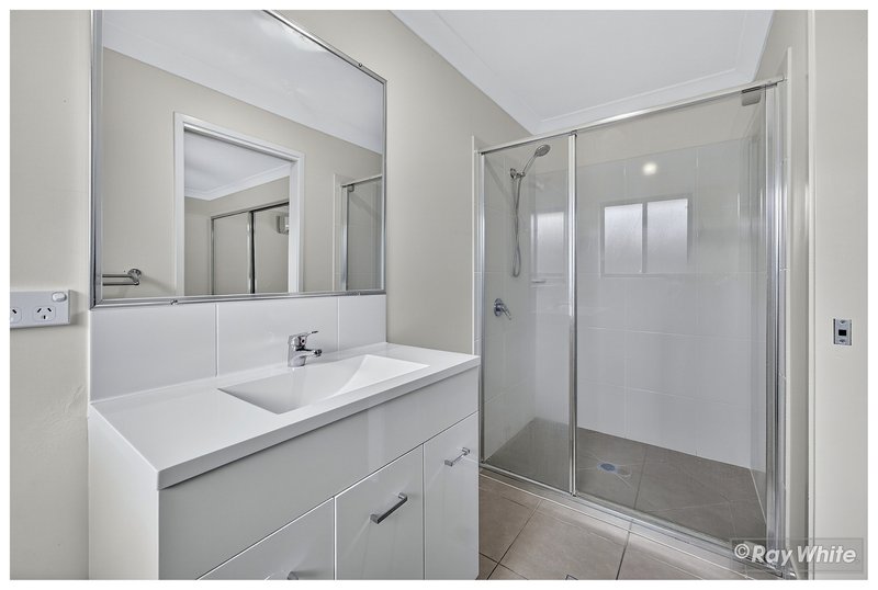 Photo - 40 Varsity Crescent, Norman Gardens QLD 4701 - Image 13