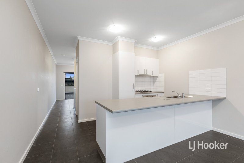 Photo - 40 Vestley Drive, Mernda VIC 3754 - Image 4