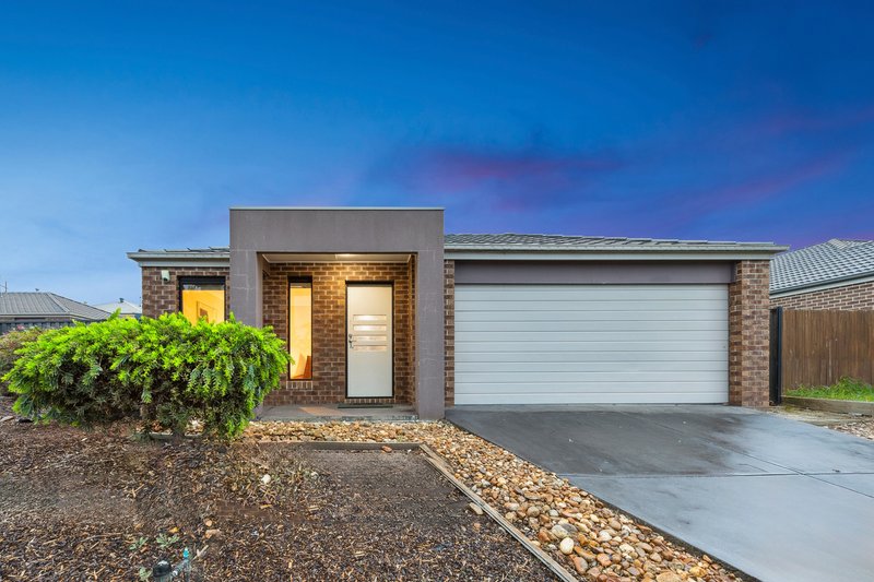 40 Victoria Place, Pakenham VIC 3810