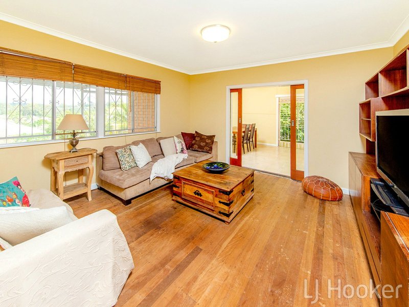 Photo - 40 View Street, Mount Gravatt East QLD 4122 - Image 4