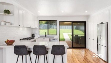 Photo - 40 Wahroonga Road, Winmalee NSW 2777 - Image 2