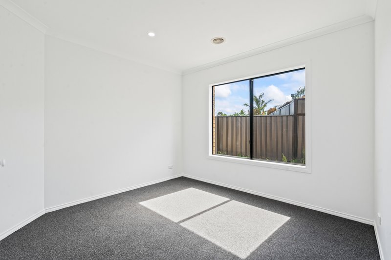 Photo - 40 Wattletree Street, Craigieburn VIC 3064 - Image 9