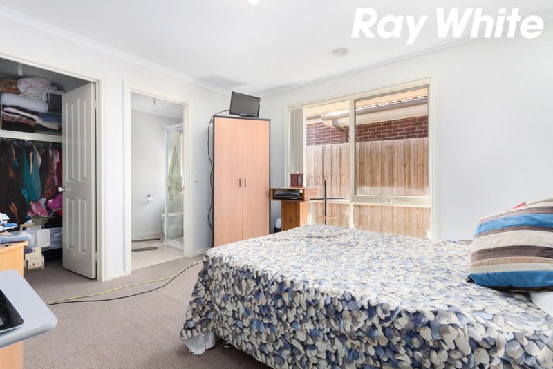 Photo - 40 Webster Way, Pakenham VIC 3810 - Image 5