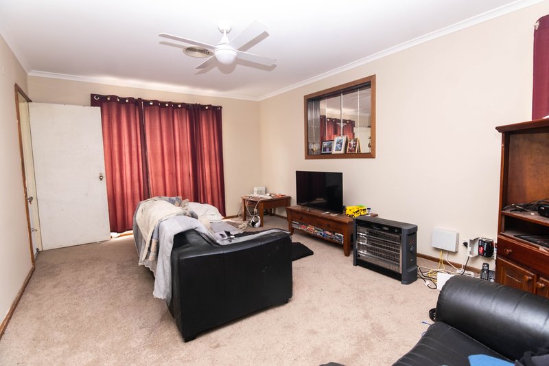 Photo - 40 Westmorland Crescent, Shepparton VIC 3630 - Image 6