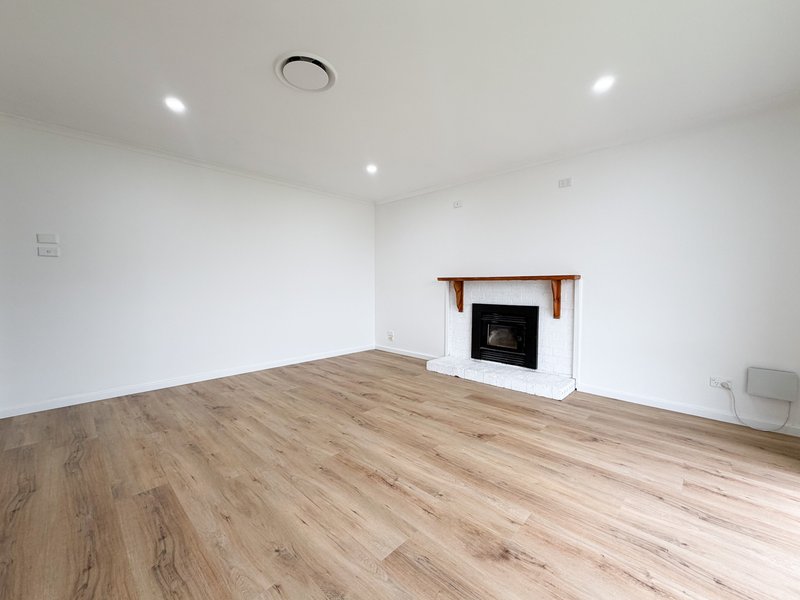 Photo - 40 Willoring Crescent, Jamisontown NSW 2750 - Image 4
