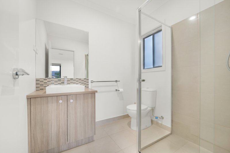 Photo - 40 Yacht Road, Point Cook VIC 3030 - Image 5