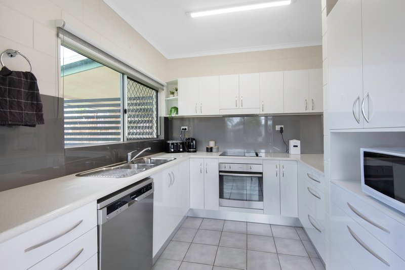 Photo - 40 Yangoora Street, White Rock QLD 4868 - Image 3