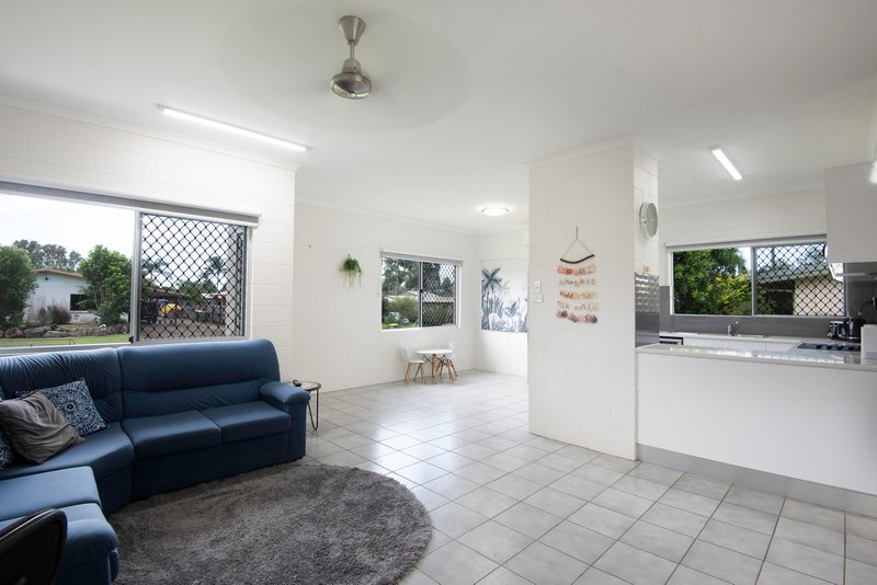 Photo - 40 Yangoora Street, White Rock QLD 4868 - Image 6