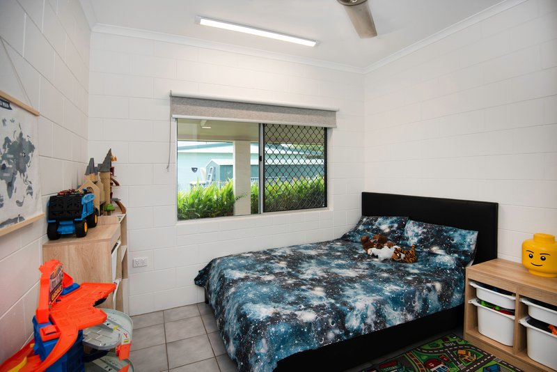 Photo - 40 Yangoora Street, White Rock QLD 4868 - Image 9