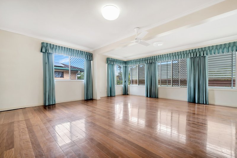 Photo - 40 Zuhara Street, Rochedale South QLD 4123 - Image 8