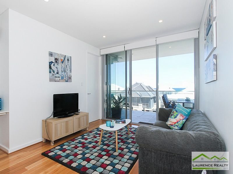 Photo - 401/1 Bristol Lane, Mindarie WA 6030 - Image 6