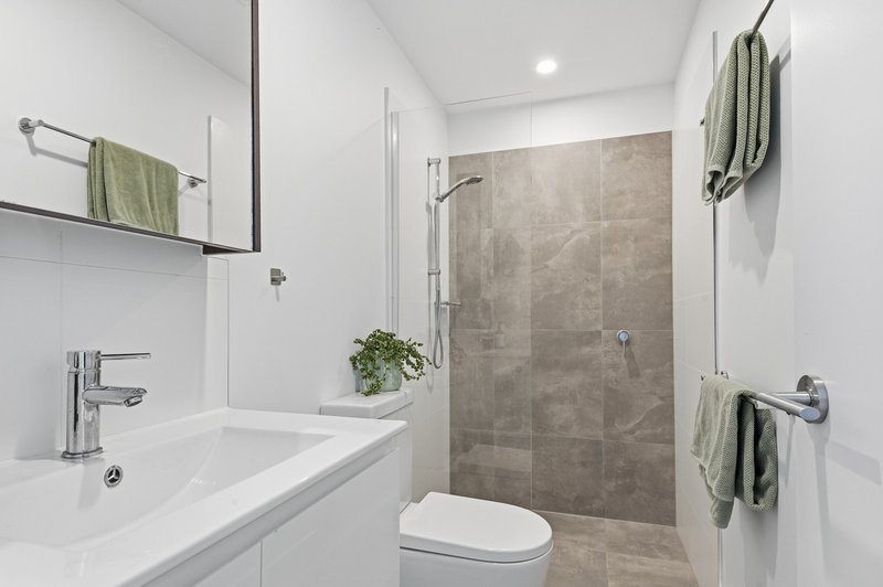 Photo - 401/10 Mermaid Street, Chermside QLD 4032 - Image 7