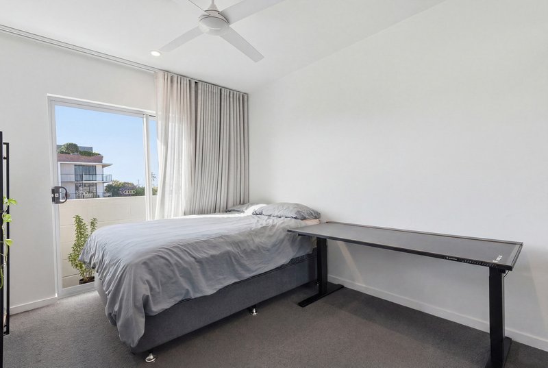 Photo - 401/10 Mermaid Street, Chermside QLD 4032 - Image 8