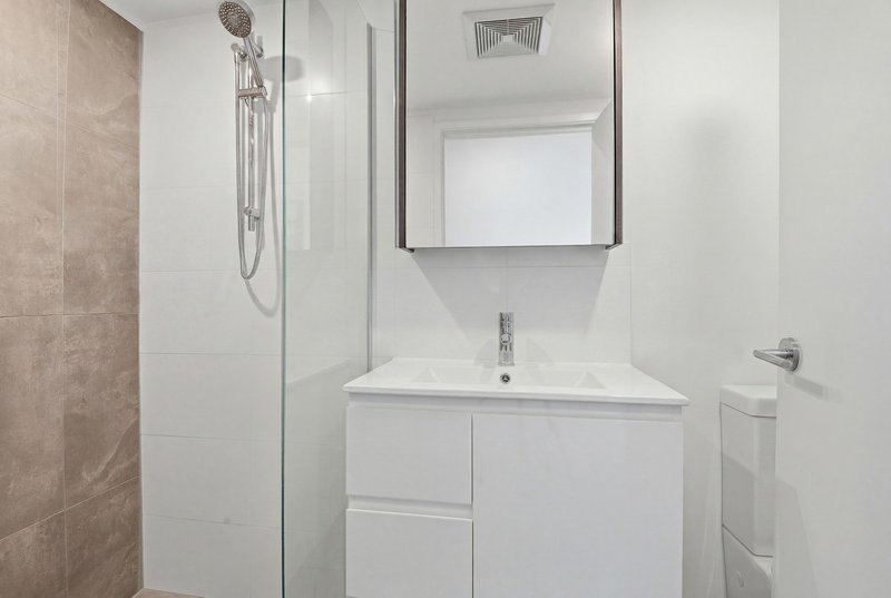 Photo - 401/10 Mermaid Street, Chermside QLD 4032 - Image 9