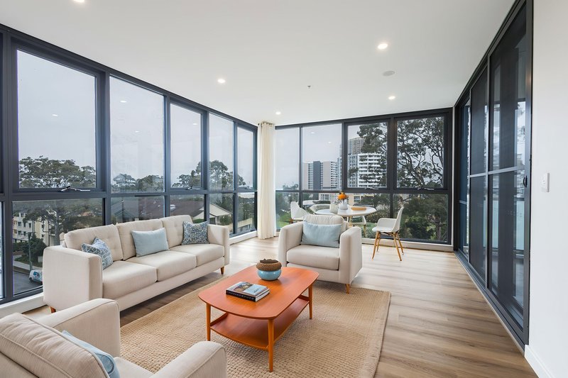 Photo - 401/12 Shirley Street, Carlingford NSW 2118 - Image 2