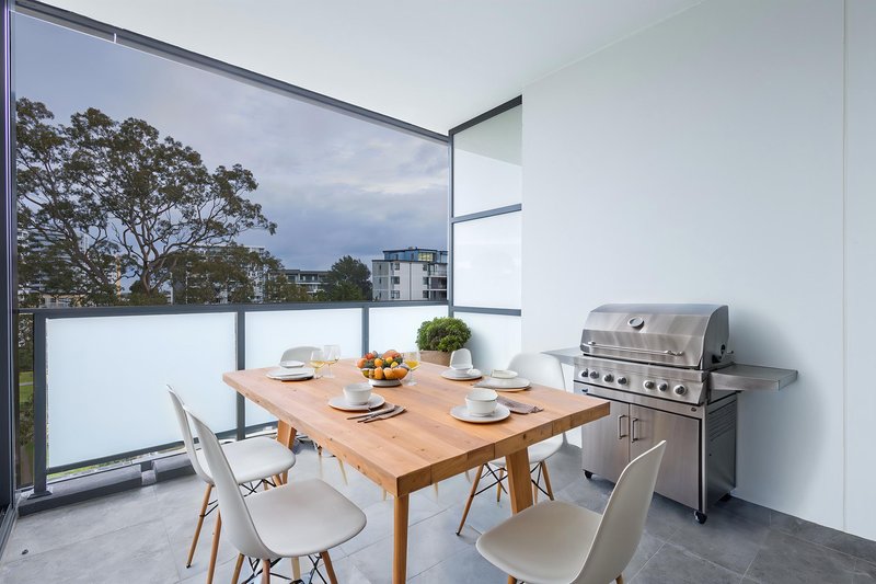 Photo - 401/12 Shirley Street, Carlingford NSW 2118 - Image 8