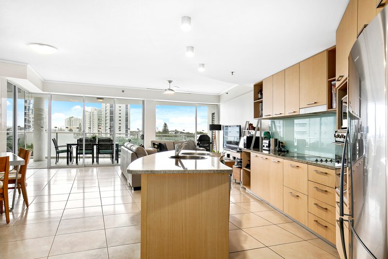 Photo - 401/14 Aerodrome Road, Maroochydore QLD 4558 - Image 3