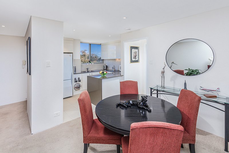 Photo - 401/15 Wyagdon Street, Neutral Bay NSW 2089 - Image 8