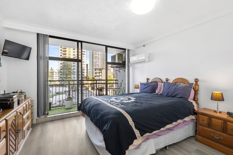 Photo - 401/18 Hanlan Street, Surfers Paradise QLD 4217 - Image 8