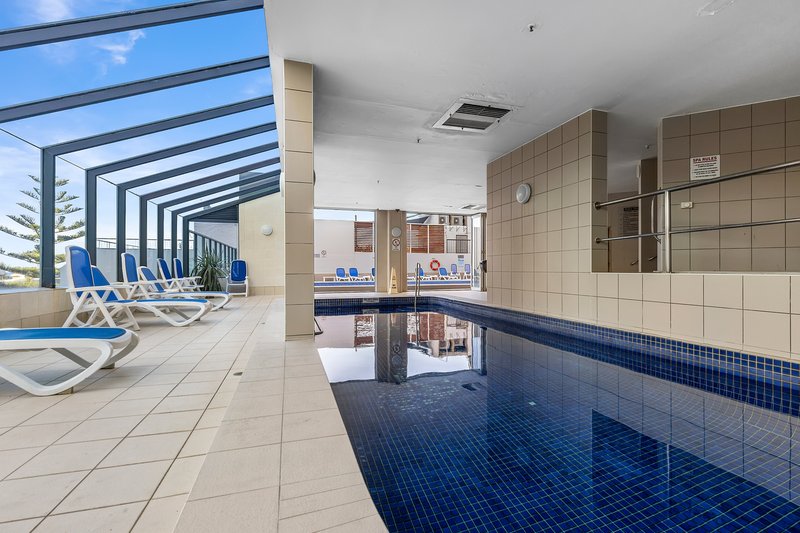 Photo - 401/18 Hanlan Street, Surfers Paradise QLD 4217 - Image 13