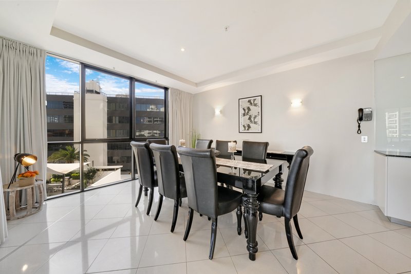 Photo - 401/19 Albert Ave , Broadbeach QLD 4218 - Image 7