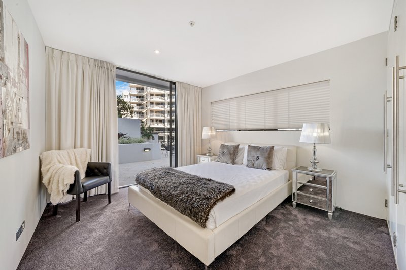 Photo - 401/19 Albert Ave , Broadbeach QLD 4218 - Image 12