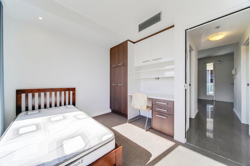Photo - 401/235-237 Pirie Street, Adelaide SA 5000 - Image 6