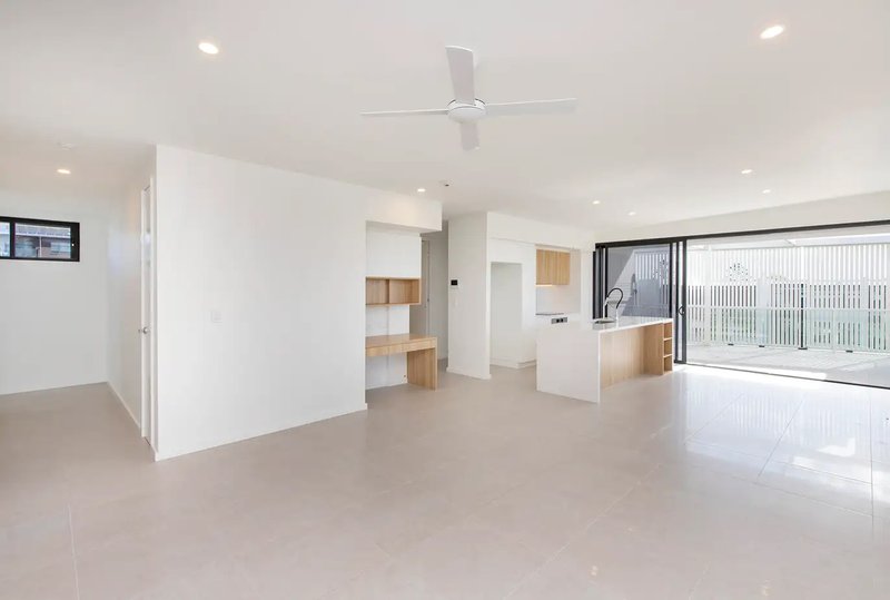 Photo - 401/25 Baden Powell Street, Maroochydore QLD 4558 - Image 4