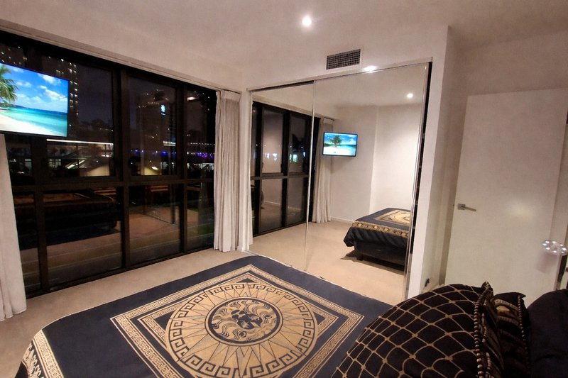Photo - 401/2663 Gold Coast Highway, Broadbeach QLD 4218 - Image 5
