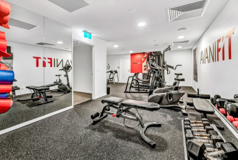 Photo - 401/2663 Gold Coast Highway, Broadbeach QLD 4218 - Image 12