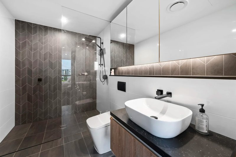 Photo - 401/28-32 Dalpura Street, Surfers Paradise QLD 4217 - Image 7
